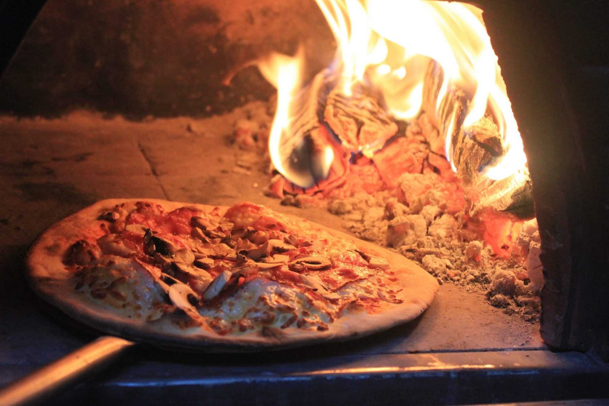 Zelf pizza's bakken op je feest