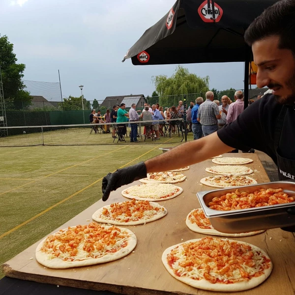 Pizza op een huwelijksfeest
