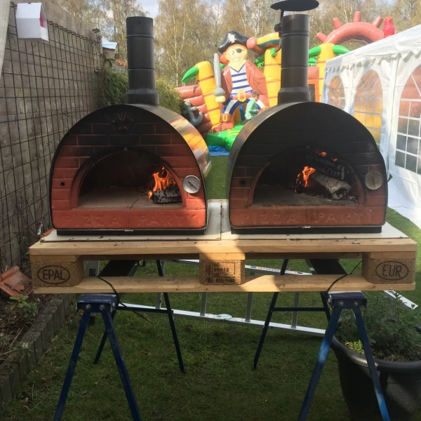 Pizza op een huwelijksfeest