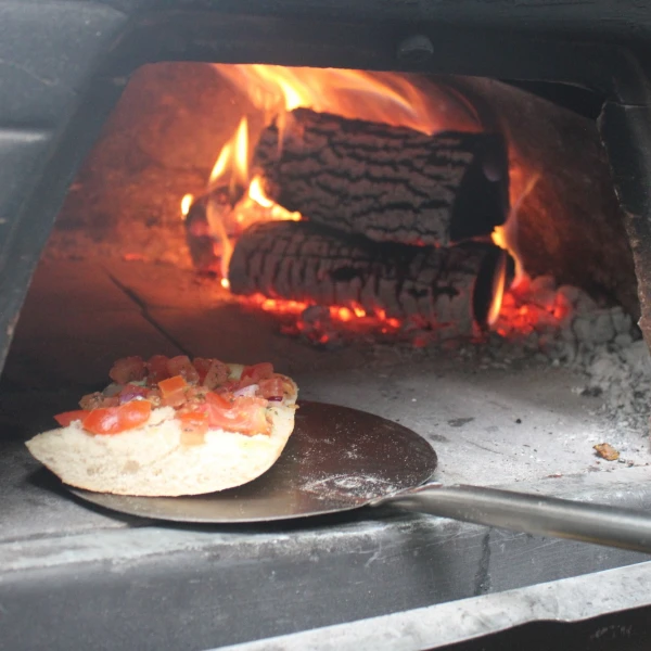 Pizza op een lentefeest